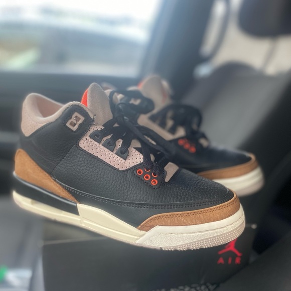 Air Jordan 3 Retro (GS) - Desert Elephant - Picture 2 of 4